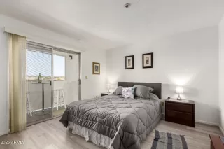 Photo #2: 6843328 Listing