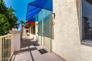 Photo #4: 6843328 Listing