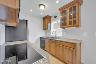 Photo #6: 6843385 Listing