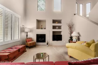 Photo #6: 6843580 Listing