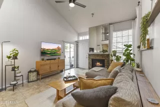 Photo #5: 6843610 Listing