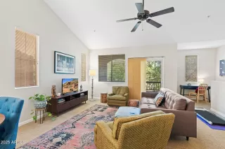 Photo #2: 6843686 Listing 