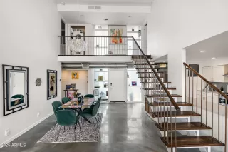 Photo #2: 6843725 Listing 