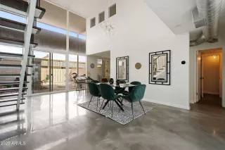 Photo #3: 6843725 Listing 