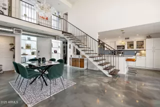 Photo #4: 6843725 Listing 