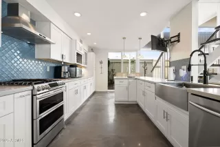 Photo #5: 6843725 Listing 