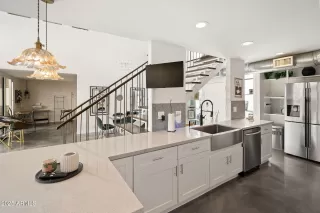 Photo #6: 6843725 Listing 