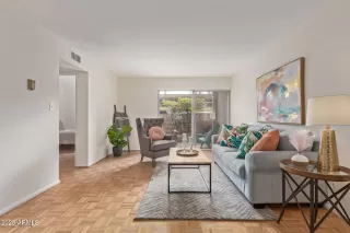 Photo #2: 6843790 Listing