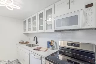 Photo #4: 6843790 Listing