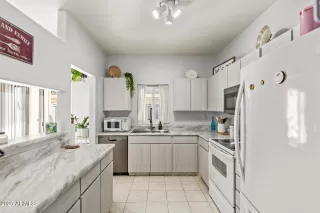 Photo #6: 6843982 Listing 