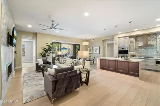 Photo #2: 6844256 Listing