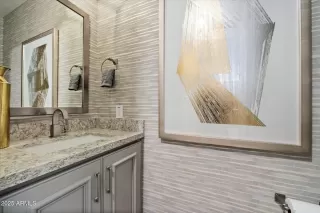 Photo #3: 6844256 Listing