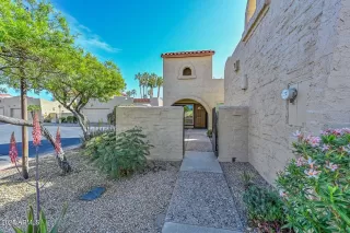 Photo #1: 6844307 Listing