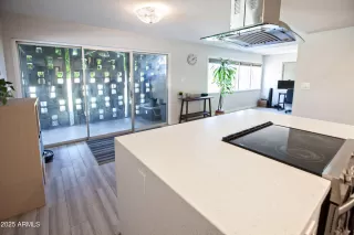 Photo #6: 6844449 Listing