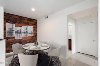 Photo #2: 6844479 Listing