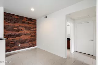 Photo #3: 6844479 Listing