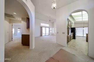 Photo #4: 6844503 Listing