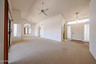 Photo #5: 6844503 Listing