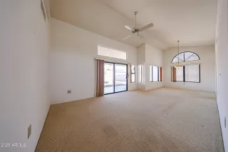 Photo #6: 6844503 Listing