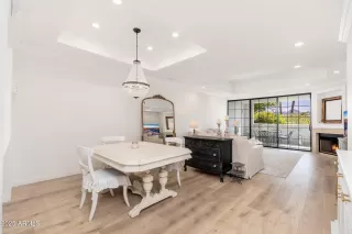 More Details about MLS # 6844696 : 902 W GLENDALE AVENUE#215