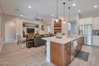 Photo #4: 6844820 Listing 