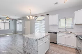 Photo #4: 6844843 Listing 