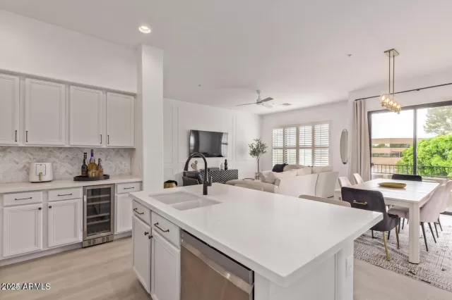 MLS: 6844865 Condo For Sale