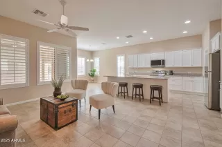 Photo #3: 6844873 Listing 