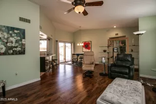 Photo #6: 6844929 Listing