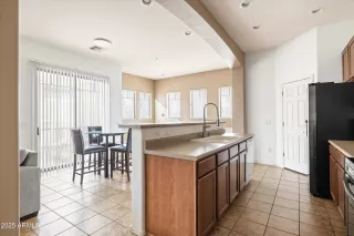 Photo #4: 6845003 Listing