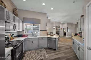 Photo #2: 6845059 Listing