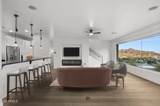 Photo #6: 6845104 Listing