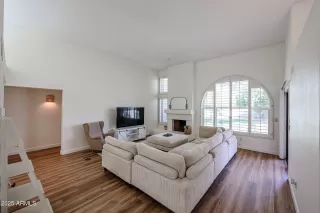 Photo #3: 6845134 Listing