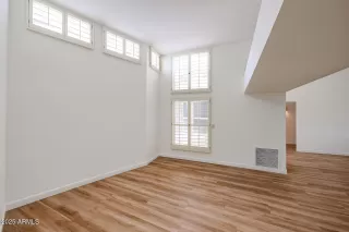 Photo #5: 6845134 Listing