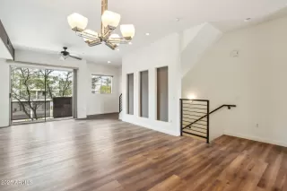 Photo #2: 6845152 Listing