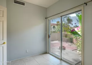 Photo #4: 6845211 Listing