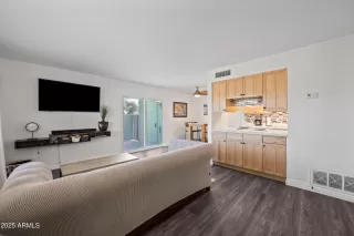 Photo #1: 6845286 Listing 