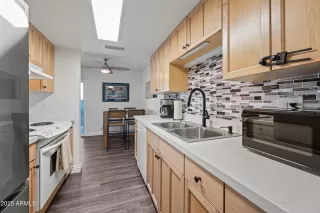 Photo #2: 6845286 Listing 