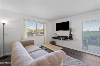 Photo #5: 6845286 Listing 