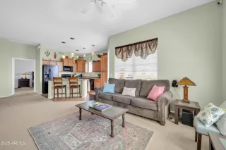 Photo #4: 6845464 Listing