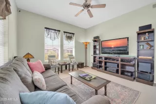 Photo #5: 6845464 Listing