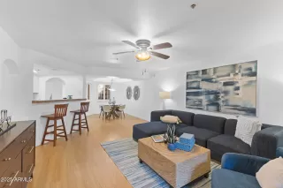 Photo #5: 6845519 Listing