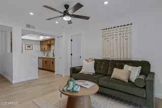 Photo #4: 6845580 Listing