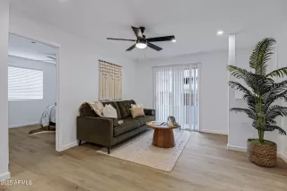 Photo #5: 6845580 Listing