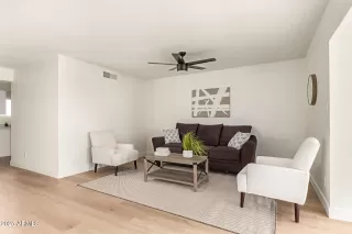 Photo #6: 6845726 Listing 