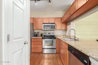 Photo #6: 6845741 Listing