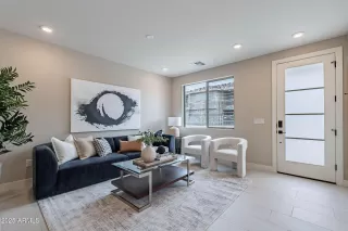 Photo #2: 6845749 Listing 