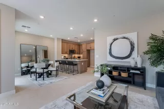 Photo #6: 6845749 Listing 