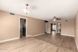 Photo #5: 6845766 Listing