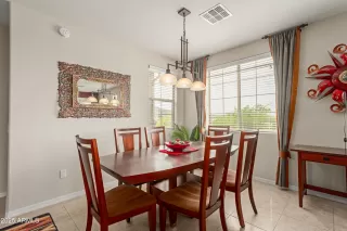 Photo #5: 6845833 Listing